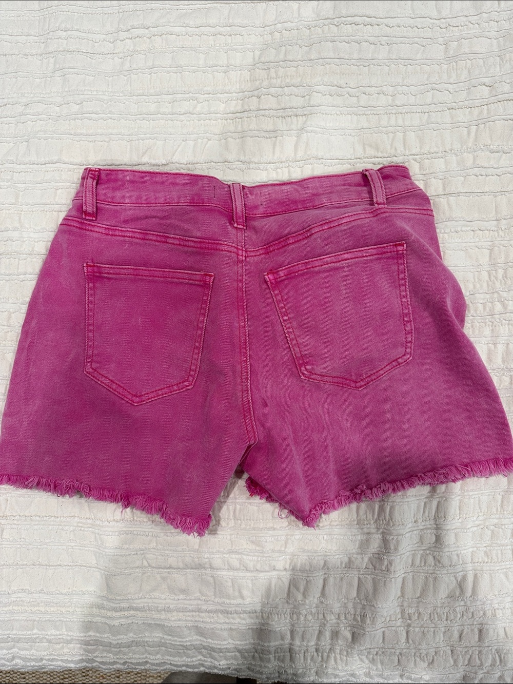 Women's High-Rise Frayed Hem Pink Denim Shorts - Picture 3 of 3